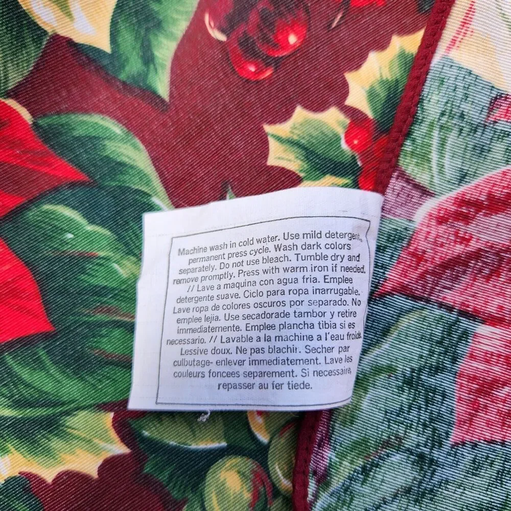 Christmas Tablecloth Large Red Green Gold Hallmark Design Fashion Industries